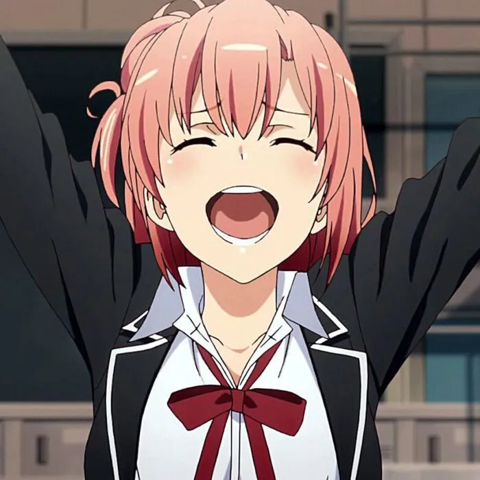hình ảnh Yui Yuigahama cười