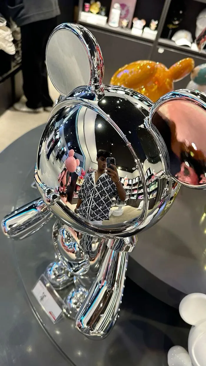 hình nền bearbrick bạc