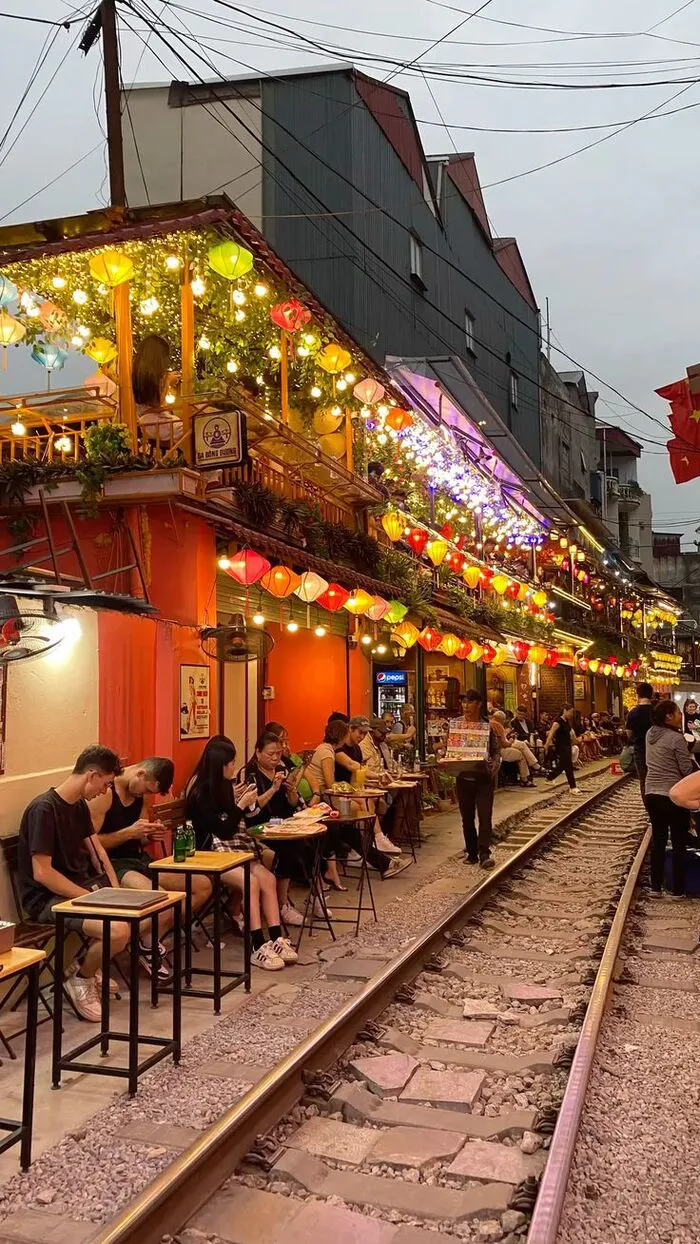 Hình nền Việt Nam đẹp cho điện thoại cảnh đường tàu